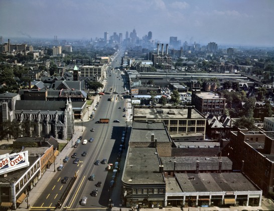 Woodward_Ave_Detroit_1942.jpg
